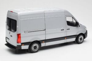 Mercedes Sprinter W907 Silber Norev 1:18 183424 Metall — Bild 3 von 8