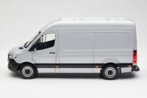 Mercedes Sprinter W907 Silber Norev 1:18 183424 Metall — Bild 4 von 8
