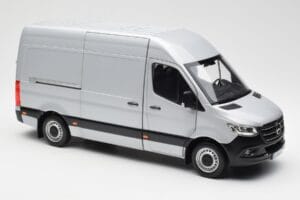 Mercedes Sprinter W907 Silber Norev 1:18 183424 Metall — Bild 6 von 8
