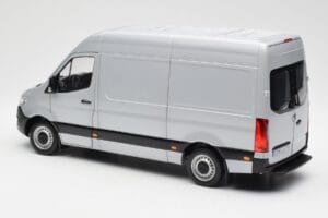 Mercedes Sprinter W907 Silber Norev 1:18 183424 Metall — Bild 7 von 8