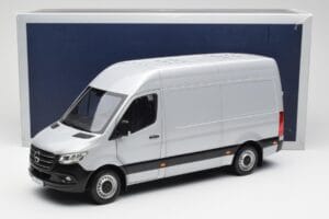 Mercedes Sprinter W907 Silber Norev 1:18 183424 Metall — Bild 8 von 8