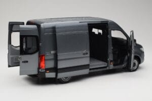 Mercedes Sprinter W907 Kastenwagen Selenite Grey Metallic Norev 1:18 B66004163 Metall — Bild 2 von 8