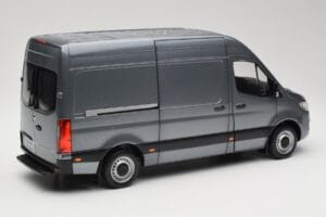 Mercedes Sprinter W907 Kastenwagen Selenite Grey Metallic Norev 1:18 B66004163 Metall — Bild 3 von 8