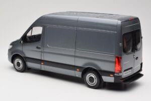 Mercedes Sprinter W907 Kastenwagen Selenite Grey Metallic Norev 1:18 B66004163 Metall — Bild 7 von 8
