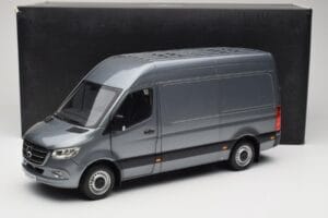 Mercedes Sprinter W907 Kastenwagen Selenite Grey Metallic Norev 1:18 B66004163 Metall — Bild 8 von 8