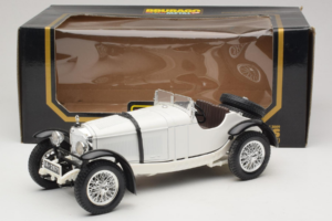 Mercedes SSK Weiß Bburago 1:18 3009-P3 Metall — Bild 6 von 6