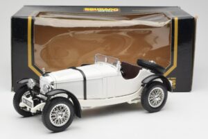 Mercedes SSKL Weiß Bburago 1:18 3002 Metall — Bild 8 von 8