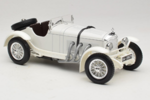 Mercedes SSKL Weiß 1931 Bburago 1:18 3002-M2 Metall — Bild 4 von 6