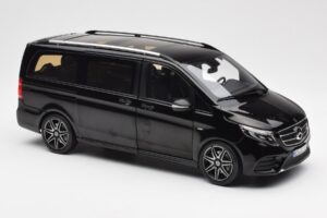 Mercedes V-Class W447 AMG Line Schwarz Norev 1:18 183860 Metall — Bild 5 von 6