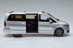 Mercedes V-Class V260 AMG Line Silber Norev 1:18 183871 Metall — Bild 4 von 10