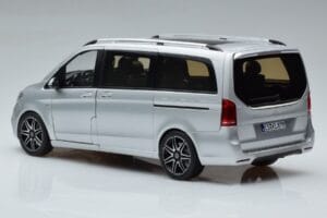 Mercedes V-Class V260 AMG Line Silber Norev 1:18 183871 Metall — Bild 7 von 10