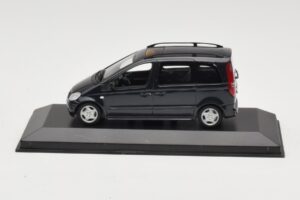 Mercedes Vaneo Dunkelblau Minichamps 1:43 400031200 Metall