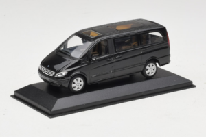 Mercedes Viano W639 Atlantis Blue Minichamps 1:43 B67871200 Metall — Bild 2 von 4