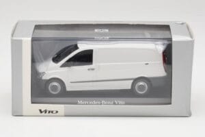 Mercedes Vito Arctic Weiß Minichamps 1:43 B66960524 Metall — Bild 4 von 4