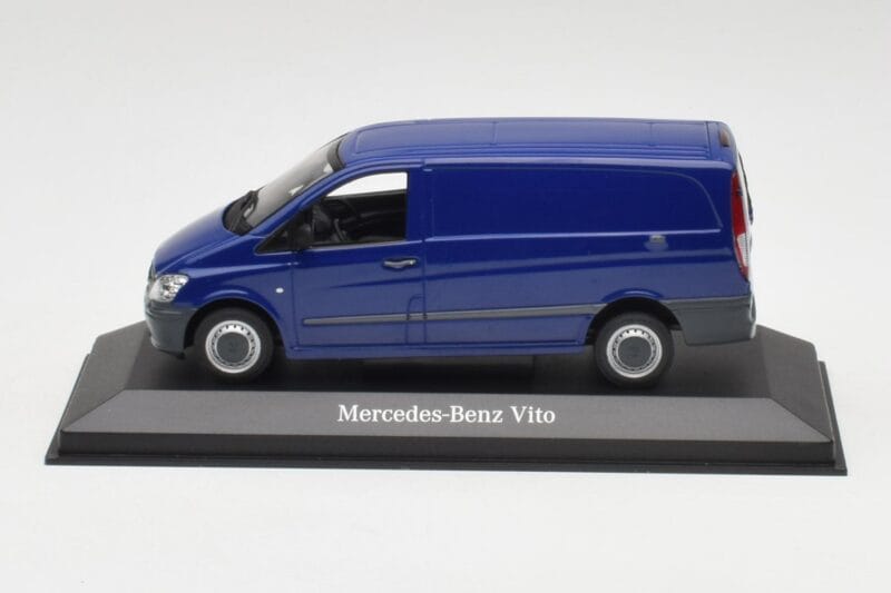 Mercedes Vito Atlantis Blau Minichamps 1:43 Mercedes Vito Atlantis Blau Minichamps 1:43 B66960525 Metall