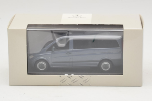 Mercedes Vito W638 Lugano Grey Minichamps 1:43 B67871201 Metall — Bild 4 von 4