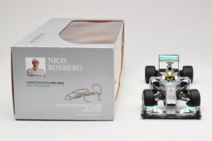 Mercedes W03 #8 N. Rosberg Mercedes AMG Petronas Showcar 2012 Minichamps 1:18 110120078 Metall — Bild 6 von 7