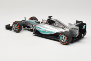 Mercedes W06 #44 L. Hamilton Mercedes AMG Petronas Japanese Grand Prix Winner 2015 Minichamps 1:18 110150344 Metall — Bild 5 von 7