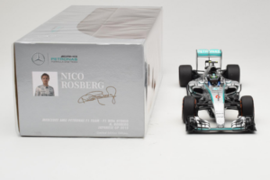 Mercedes W06 #6 N. Rosberg Mercedes AMG Petronas Japanese Grand Prix 2015 Minichamps 1:18 110150206 Metall — Bild 6 von 7