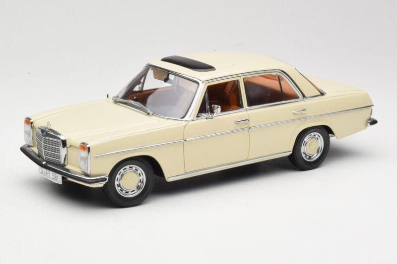 Mercedes W115 Strich 8 Creme Sun Star 1:18 4581 Metall