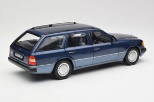 Mercedes 300D W124 T-Modell Nautical Blau Norev 1:18 183962 Metall — Bild 3 von 8
