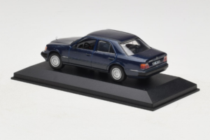 Mercedes W124 Dunkelblau Minichamps 1:43 MB006 Metall — Bild 3 von 4