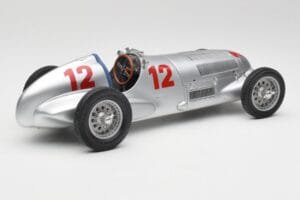 Mercedes W125 #12 R. Caracciola Grand Prix 1937 CMC 1:18 M-052 Metall — Bild 2 von 6