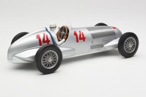 Mercedes W125 #14 Daimler-Benz AG M. von Brauchitsch 2nd Place German GP 1937 Minichamps 1:18 155373114 Metall — Bild 2 von 6