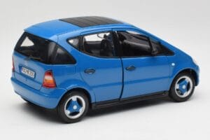 Mercedes A-Class W168 Azure Blau Maisto 1:18 50311 Metall — Bild 3 von 8