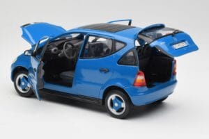 Mercedes A-Class W168 Azure Blau Maisto 1:18 50311 Metall — Bild 5 von 8