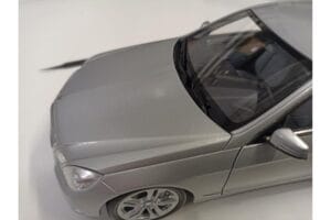 Mercedes E-Klasse W212 Avantgarde Iridium Silber Lackierung Ausgabe 1 Minichamps 1:18 B66960212-D1 Metall — Bild 8 von 11
