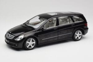 Mercedes R-Class W251 Obsidian Schwarz Minichamps 1:18 150034601 Metall