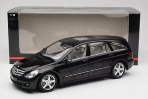 Mercedes R-Class W251 Obsidian Schwarz Minichamps 1:18 150034601 Metall — Bild 8 von 8