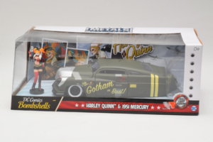 Mercury Gotham or Bust With Harley Quinn Figure Metals Diecast 1:24 30456 Metall