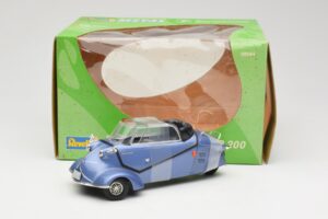 Messerschmitt KR200 Blau Revell 1:18 08944 Metall — Bild 6 von 6