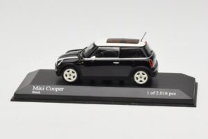 MINI Cooper R50 Schwarz Minichamps 1:43 431138101 Metall