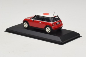 Mini Cooper Rot Mit Japan-Flagge Minichamps 1:43 80420309024-R1 Metall — Bild 3 von 5