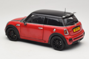 Mini Cooper John Cooper Works R56 Rot & Schwarz Kyosho 1:18 80430419909 Metall — Bild 7 von 8