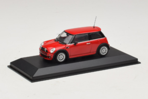 Mini Cooper One R50 Aero Rot Minichamps 1:43 431138272 Metall — Bild 3 von 4