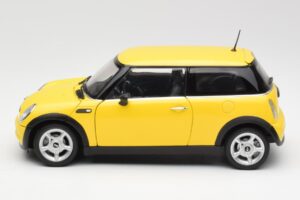 Mini Cooper One R50 Aerodynamik-Paket Gelb Kyosho 1:18 80430148553 Metall — Bild 4 von 8