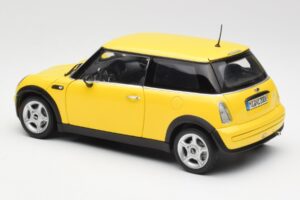 Mini Cooper One R50 Aerodynamik-Paket Gelb Kyosho 1:18 80430148553 Metall — Bild 7 von 8