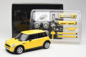 Mini Cooper One R50 Aerodynamik-Paket Gelb Kyosho 1:18 80430148553 Metall — Bild 8 von 8