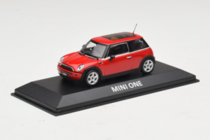 Mini Cooper Rot Minichamps 1:43 MINI010 Metall — Bild 2 von 4