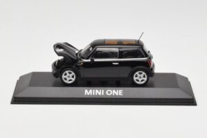 Mini One R50 Schwarz Mit Schwarzem Dach Minichamps 1:43 MINI005 Metall — Bild 5 von 5