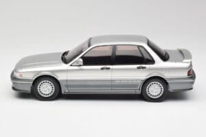 Mitsubishi Galant VR-4 Silber IXO 1:18 18CMC191 Metall — Bild 3 von 6