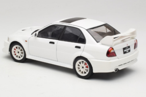 Mitsubishi Lancer Evo VI Tommi Makinen Edition Weiß AUTOart 1:18 77157 Metall — Bild 7 von 8