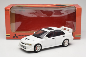 Mitsubishi Lancer Evo VI Tommi Makinen Edition Weiß AUTOart 1:18 77157 Metall — Bild 8 von 8