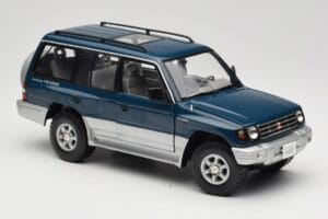 Mitsubishi Pajero V20 LWB Blau & Silber Sun Star 1:18 1212 Metall — Bild 6 von 8