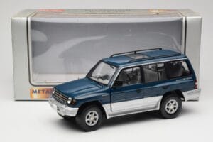 Mitsubishi Pajero V20 LWB Blau & Silber Sun Star 1:18 1212 Metall — Bild 8 von 8