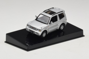 Mitsubishi Pajero SWB Silber AUTOart 1:43 57113 Metall — Bild 2 von 4